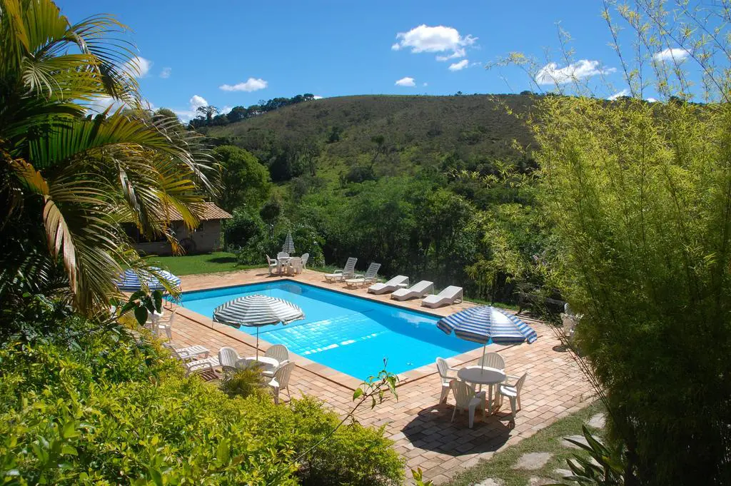 Piscina da pousada Chalés de Minas Hotel Fazenda em Caxambu, MG.